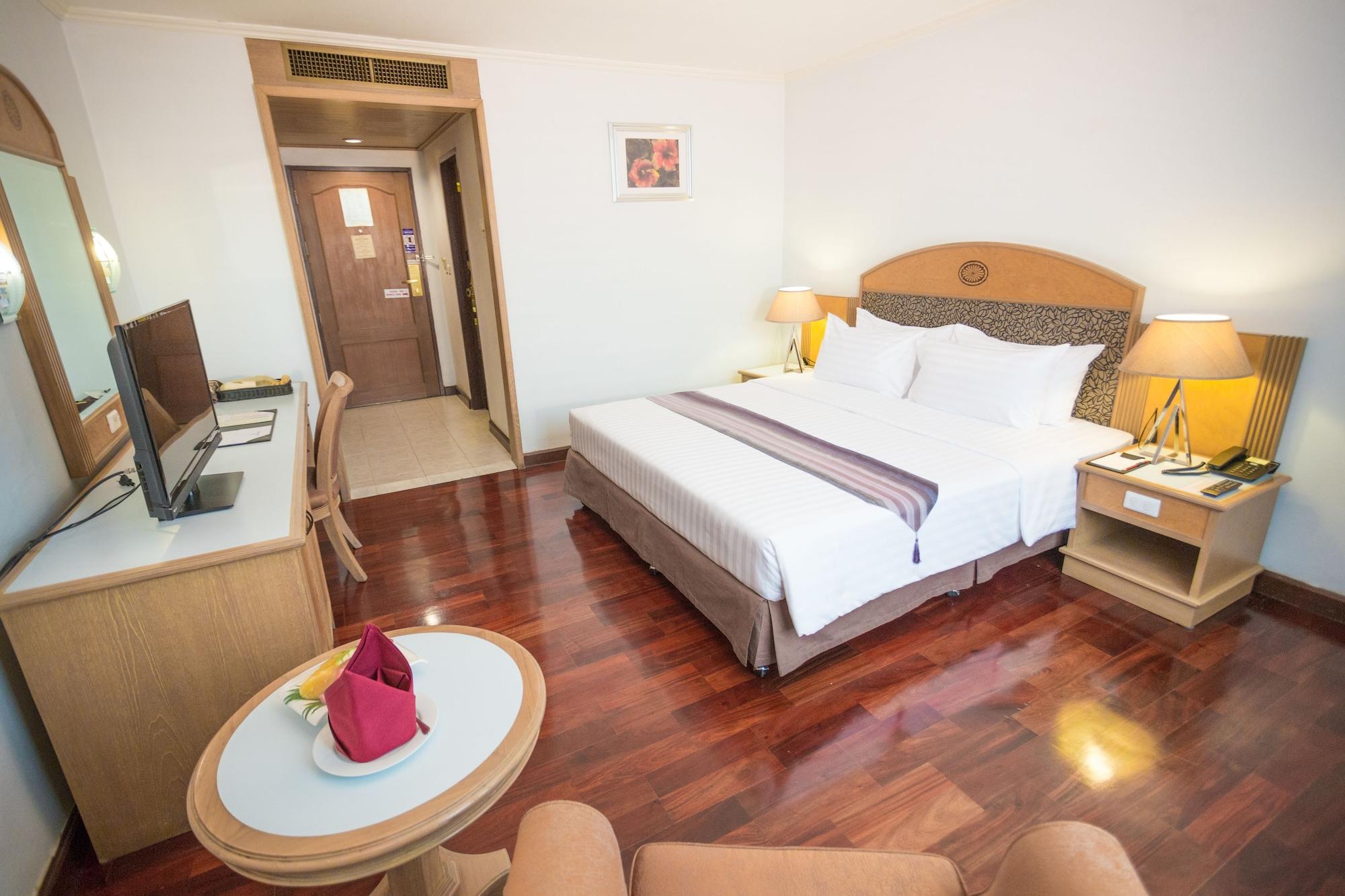 Grand Tower Inn Rama 6 Bangkok Bagian luar foto