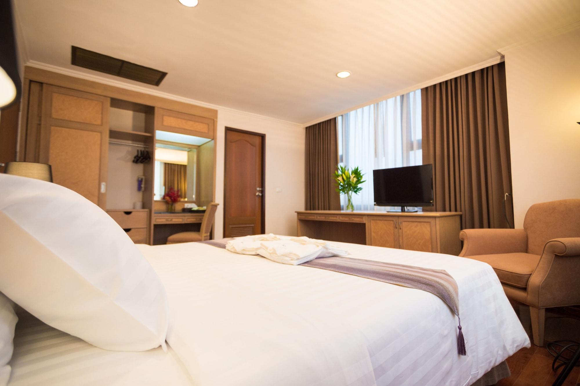 Grand Tower Inn Rama 6 Bangkok Bagian luar foto