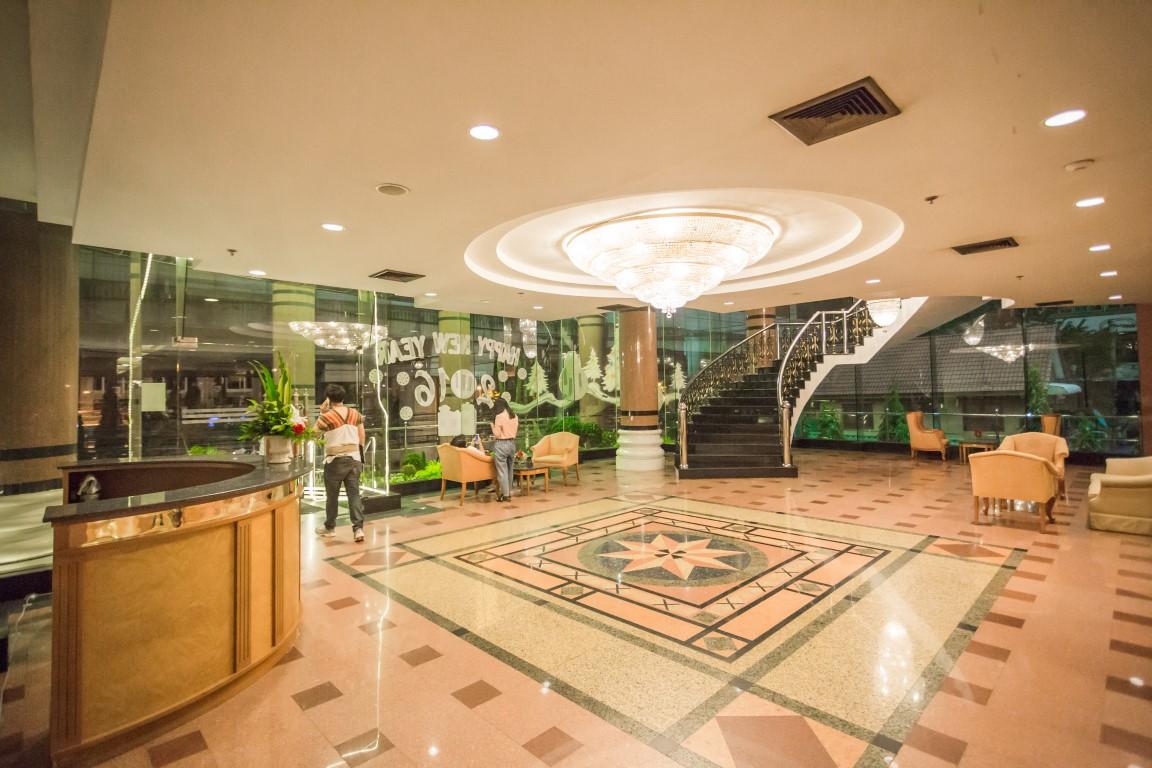 Grand Tower Inn Rama 6 Bangkok Bagian luar foto