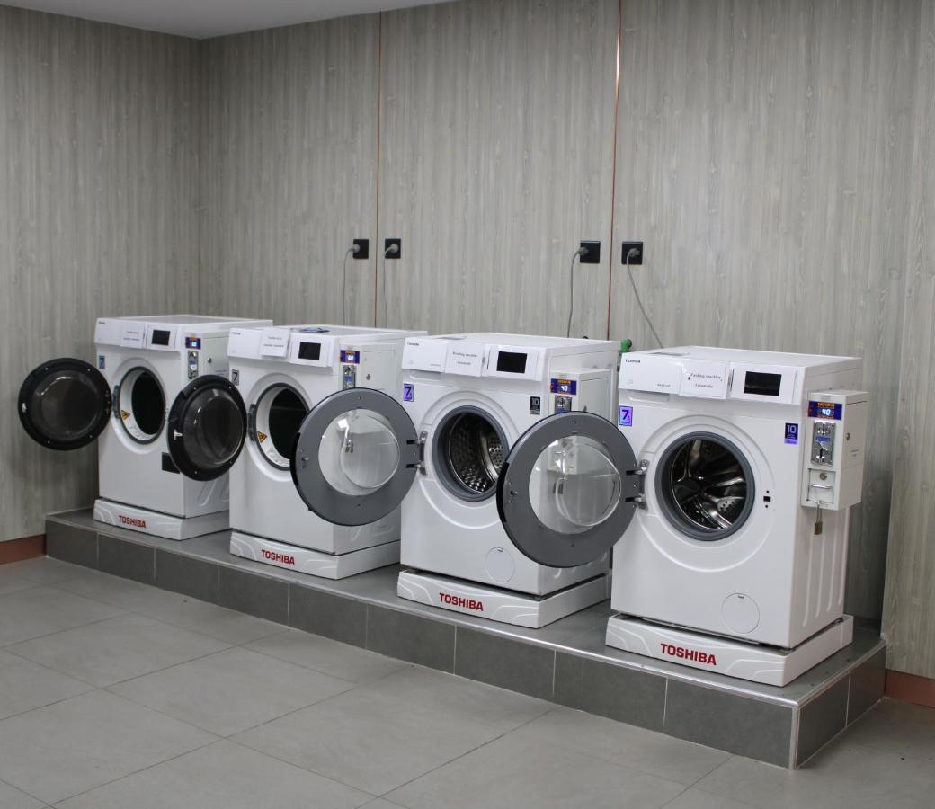 Grand Tower Inn Rama 6 Bangkok Bagian luar foto
