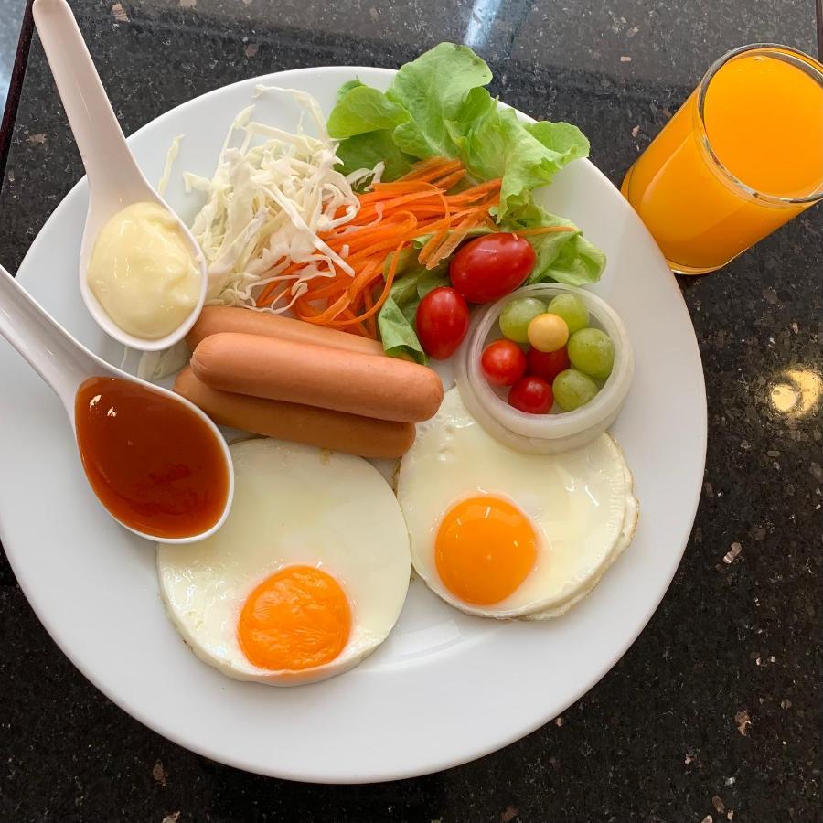 Grand Tower Inn Rama 6 Bangkok Bagian luar foto