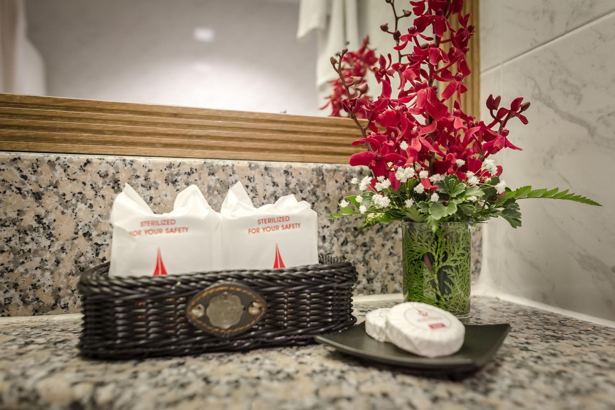 Grand Tower Inn Rama 6 Bangkok Bagian luar foto