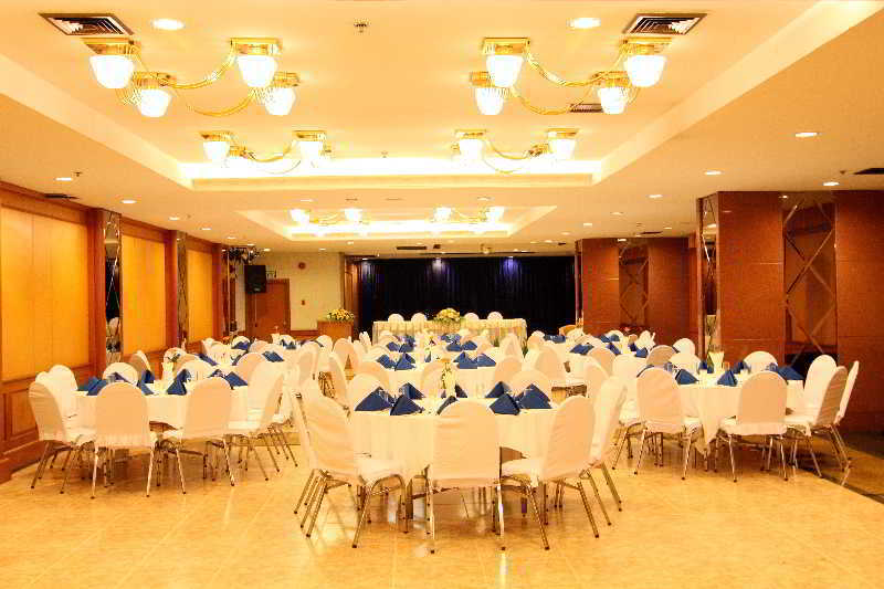 Grand Tower Inn Rama 6 Bangkok Bagian luar foto