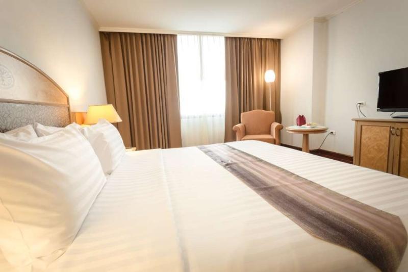 Grand Tower Inn Rama 6 Bangkok Bagian luar foto