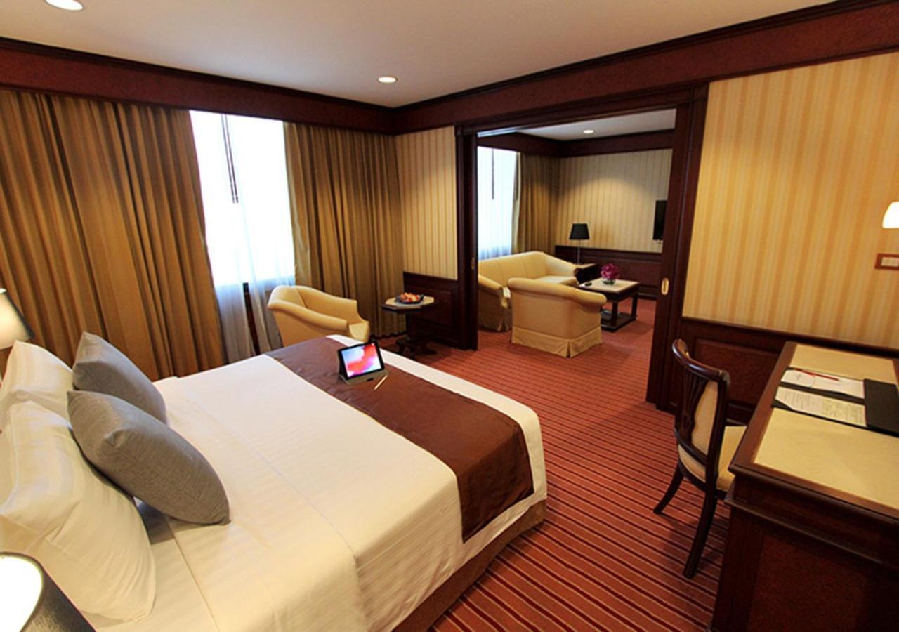 Grand Tower Inn Rama 6 Bangkok Bagian luar foto