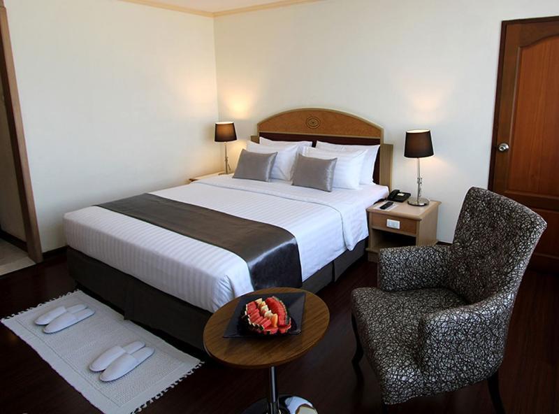 Grand Tower Inn Rama 6 Bangkok Bagian luar foto